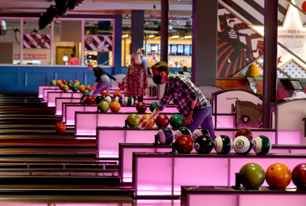 Market_review_01_445X300.jpg